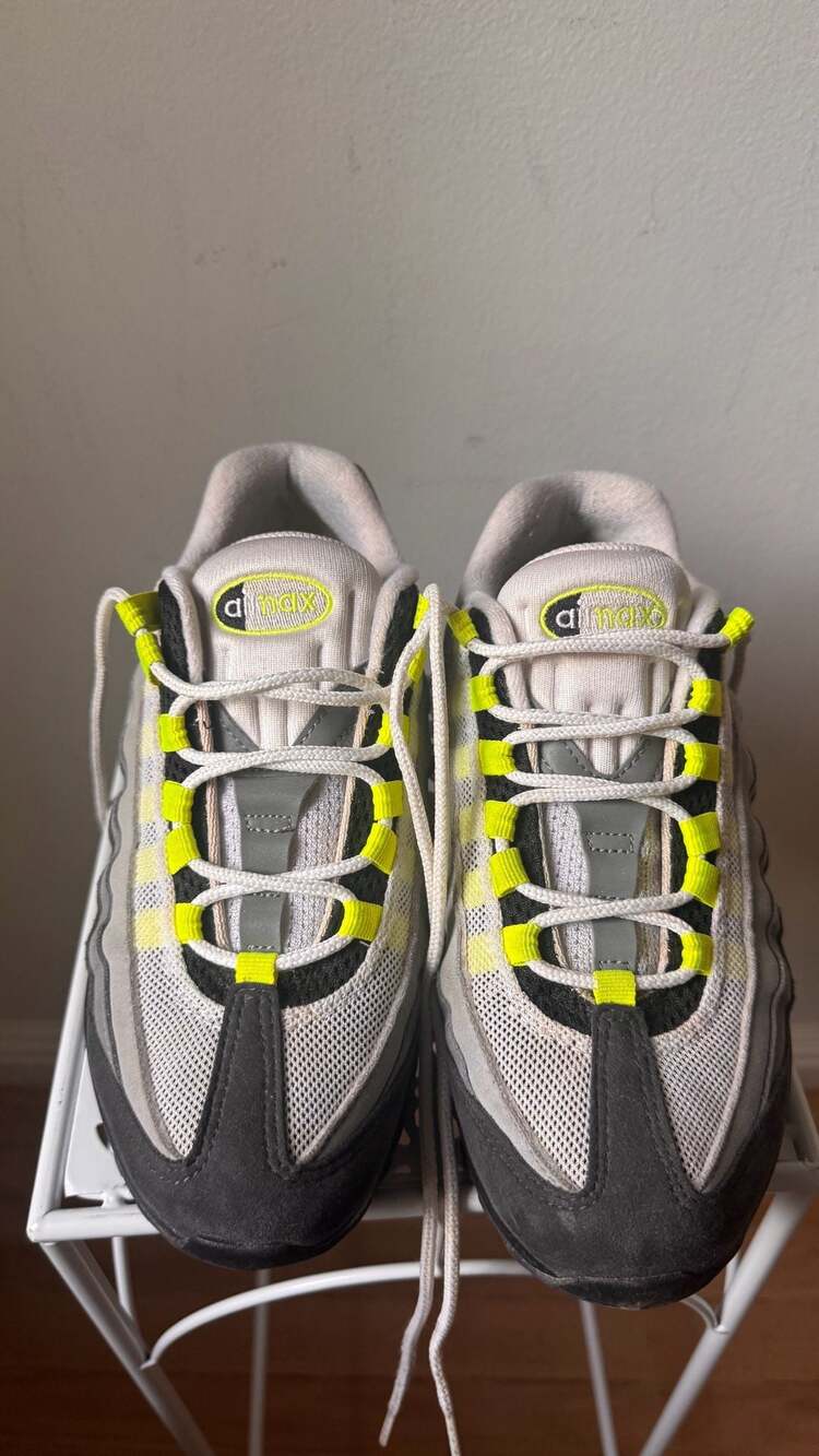 Nike Air Max 95 OG 'Neon' (2020 Release) size 6Y fits women 7.5-8